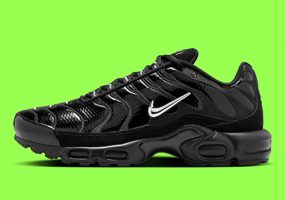 Nike Air Max Plus Jacket Pack
