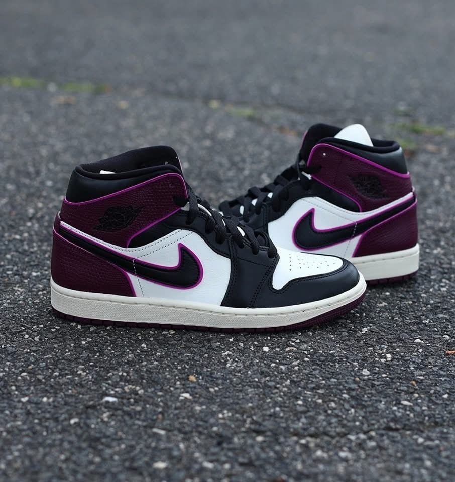 Nike Air Jordan 1 Mid SE Bordeaux