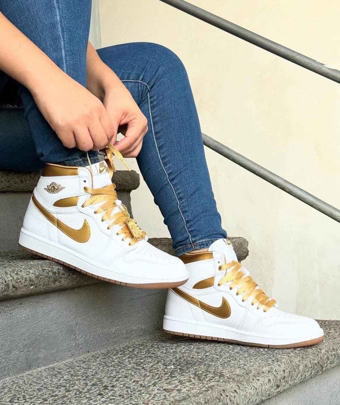 Nike Air Jordan 1 Retro High OG White-Metallic Gold