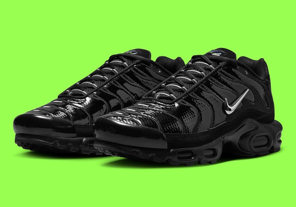 Nike Air Max Plus Jacket Pack