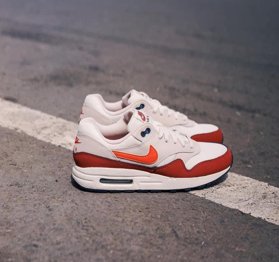 Air Max 1 Orange / Brown