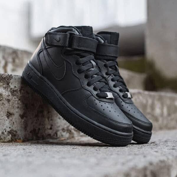 Nike Air Force 1 Mid Triple Black